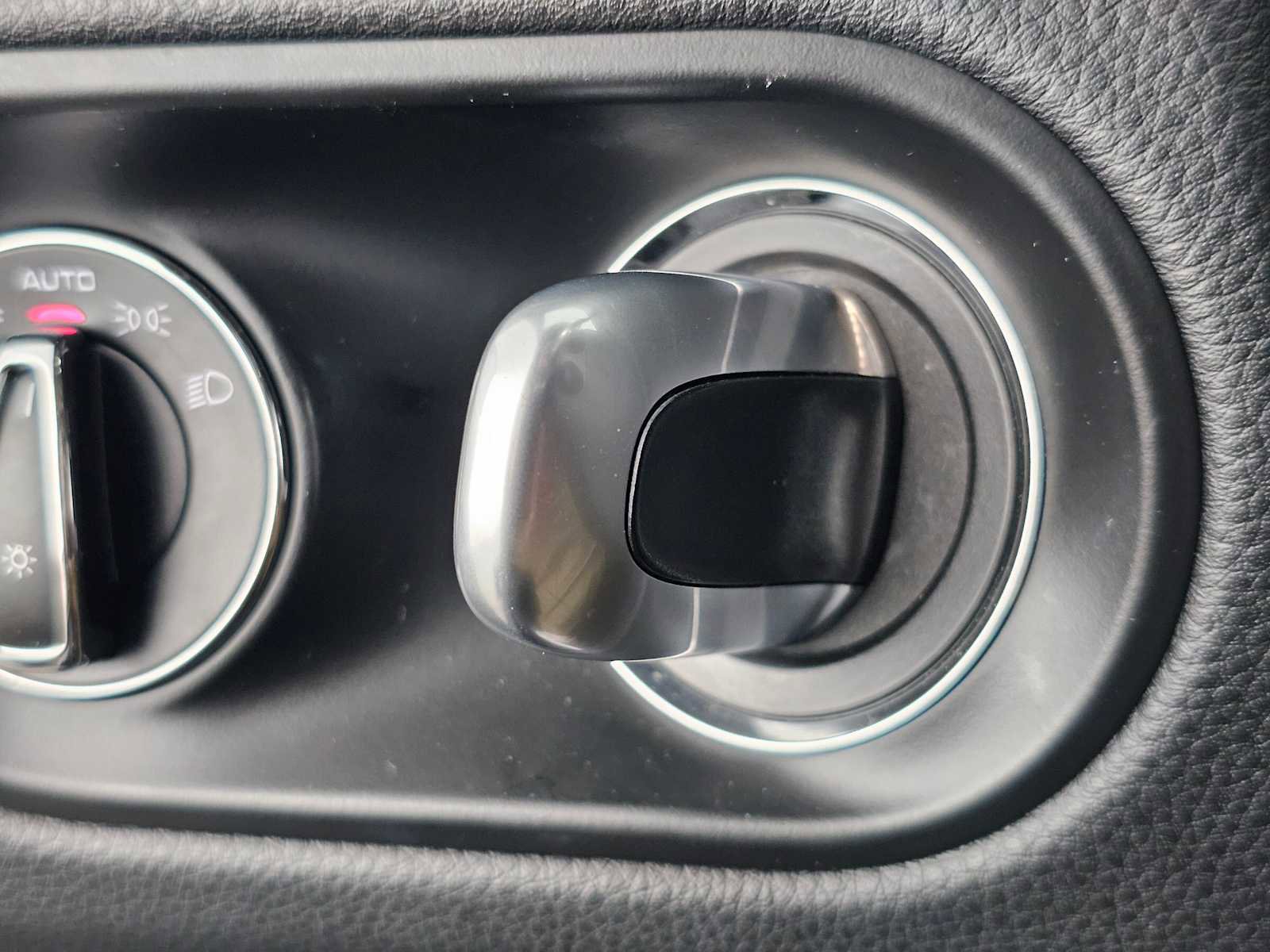 Used 2021 Porsche Macan image 26