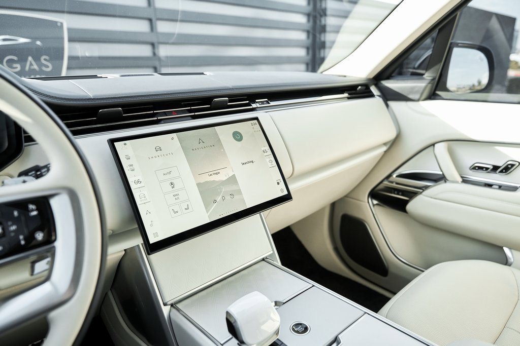 Used 2024 Land Rover Range Rover SV image 71