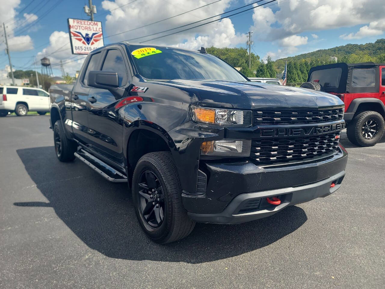 Used 2019 Chevrolet Silverado 1500 Custom Trail Boss image 2