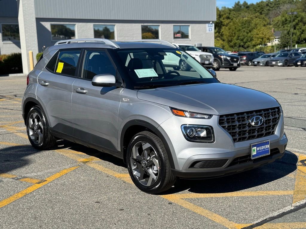 New 2025 Hyundai Venue SEL image 7