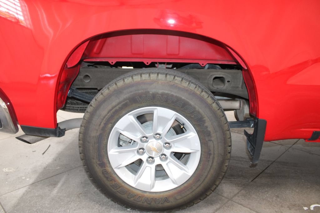 Used 2025 Chevrolet Silverado 1500 LT AWD/4WD image 34