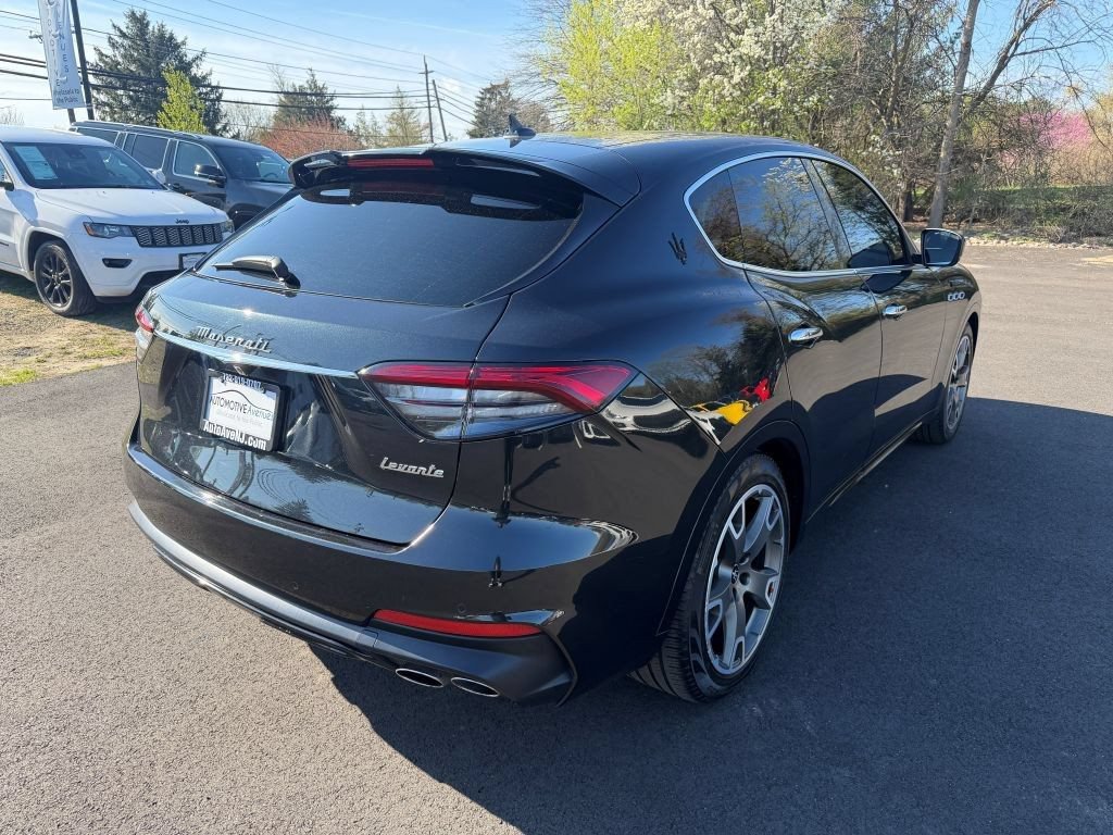 Used 2022 Maserati Levante Modena AWD/4WD image 3