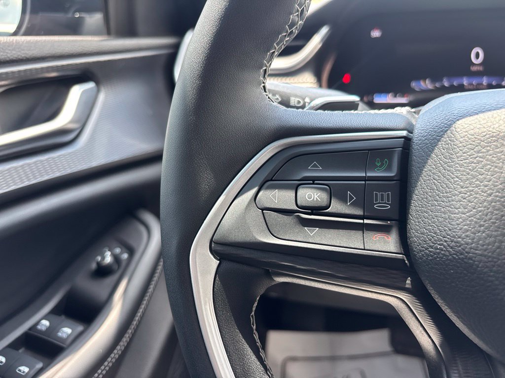 Used 2023 Jeep Grand Cherokee Altitude AWD/4WD image 20