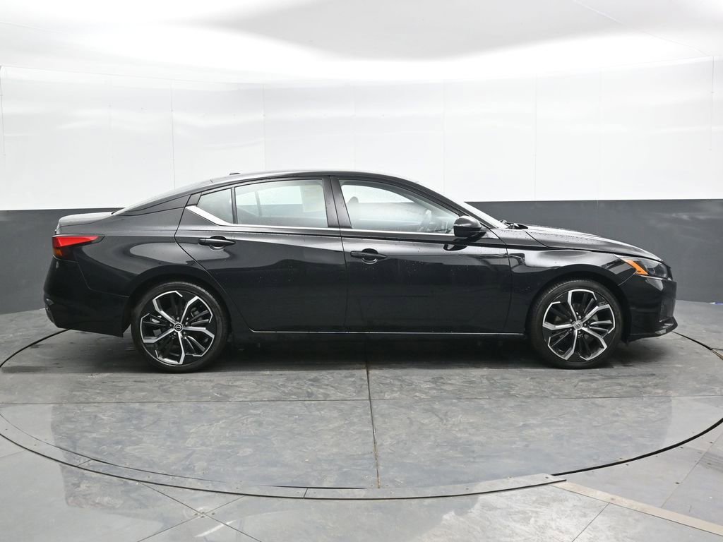 Used 2025 Nissan Altima 2.5 SR image 4