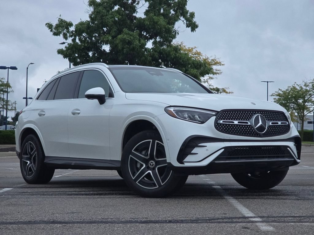 Certified 2026 Mercedes-Benz GLC 300 4MATIC image 1