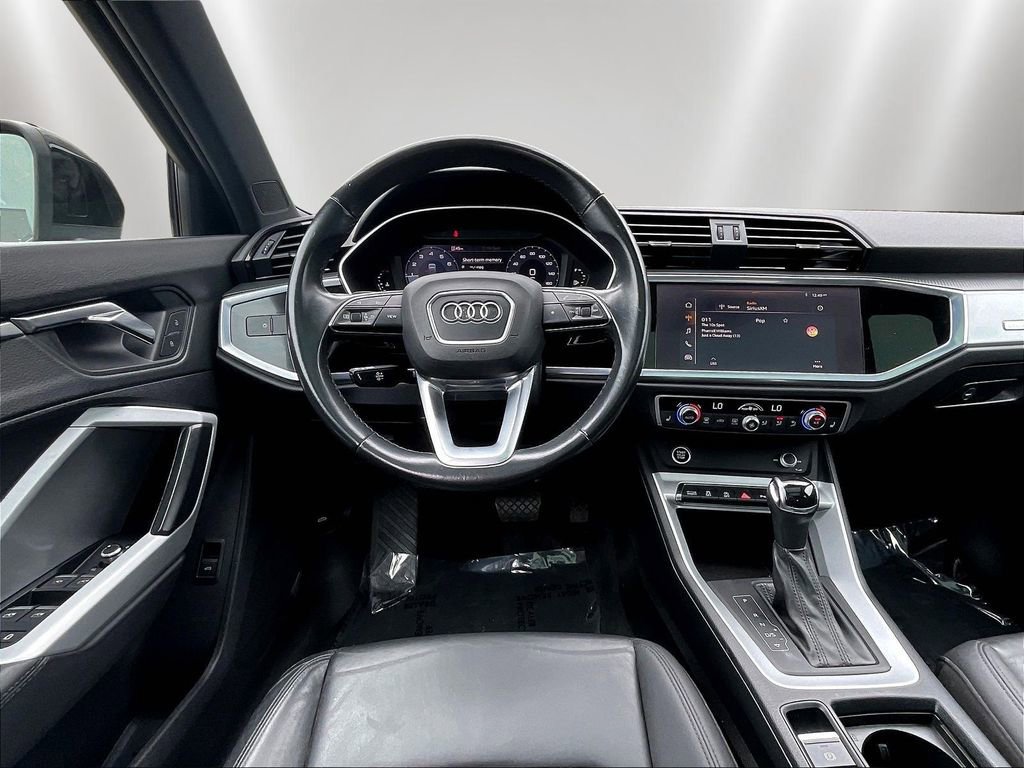 Used 2021 Audi Q3 2.0T Premium w/ Convenience Package AWD/4WD image 8