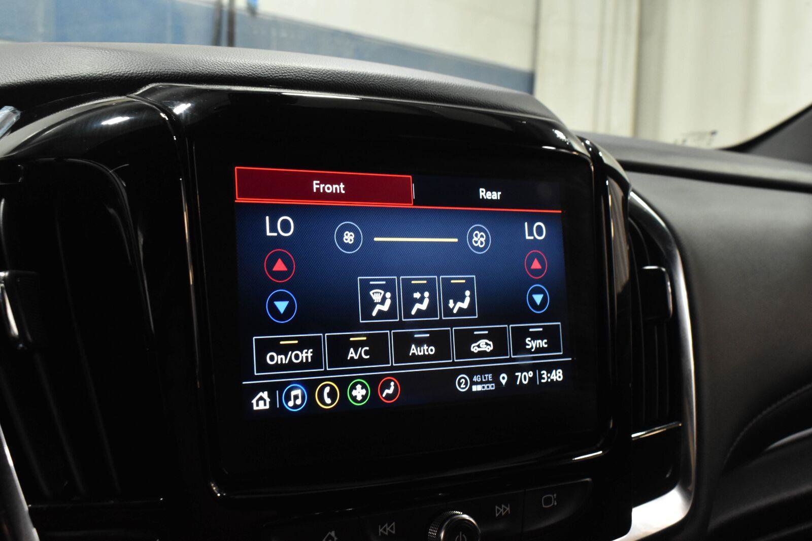Used 2023 Chevrolet Traverse LT FWD image 16