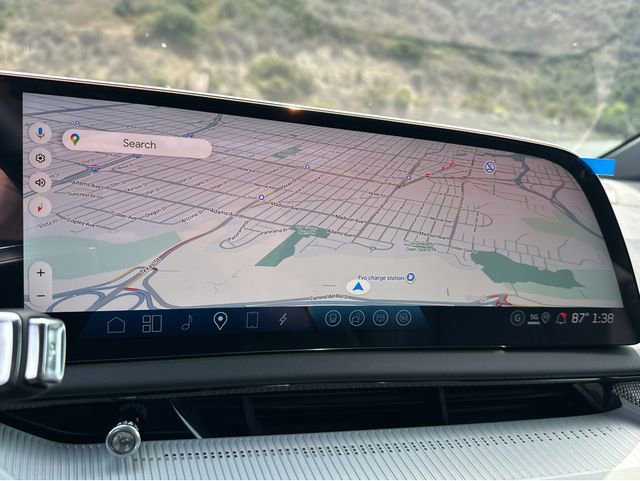 Used 2025 Cadillac Optiq Luxury 1 image 24