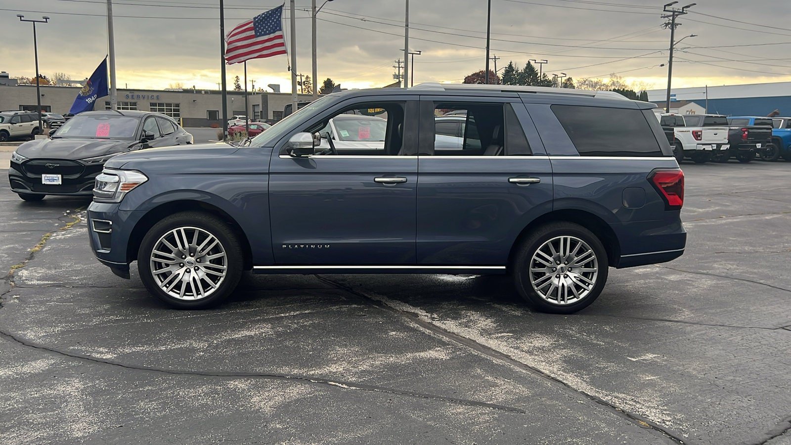Used 2022 Ford Expedition Platinum AWD/4WD image 9