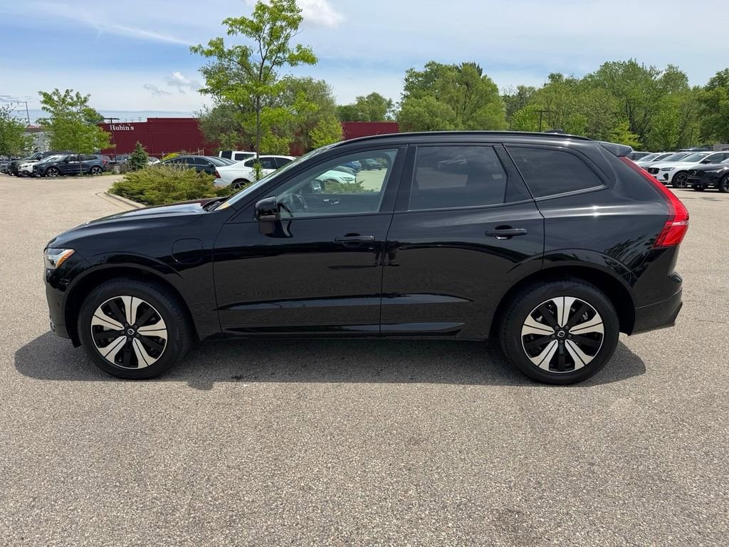 Certified 2025 Volvo XC60 T8 Plus AWD/4WD image 2