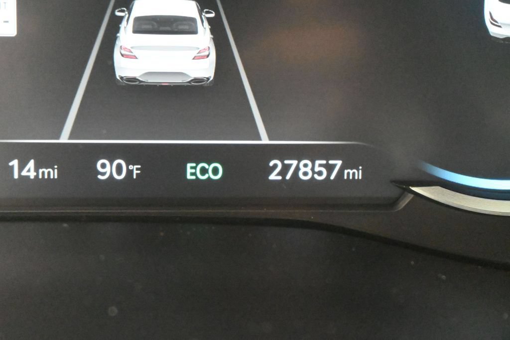 Used 2025 Genesis G70 2.5T RWD image 34