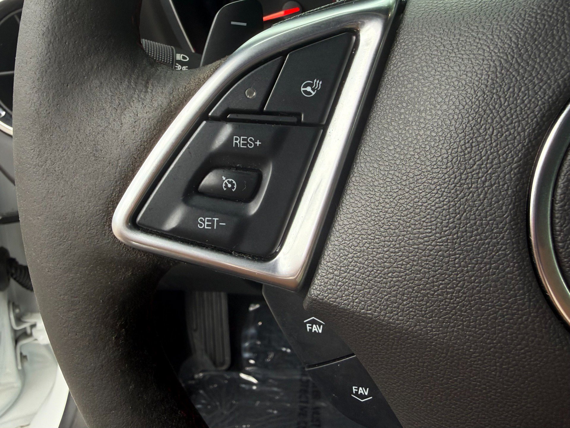 Used 2020 Chevrolet Camaro ZL1 RWD image 30