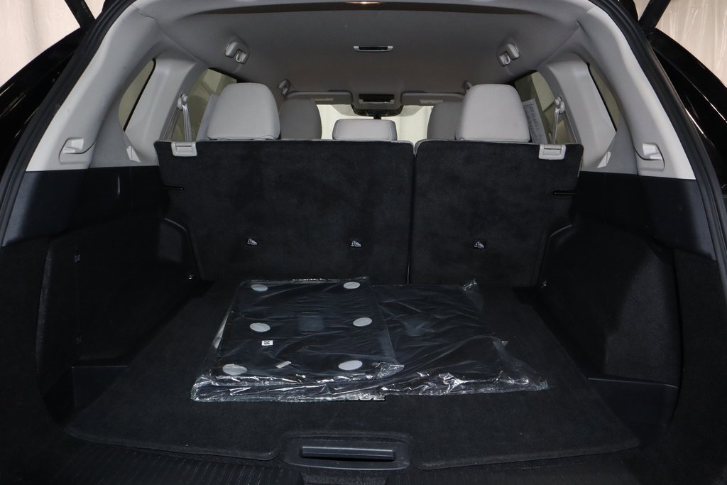 Certified 2025 Nissan Rogue SV image 16