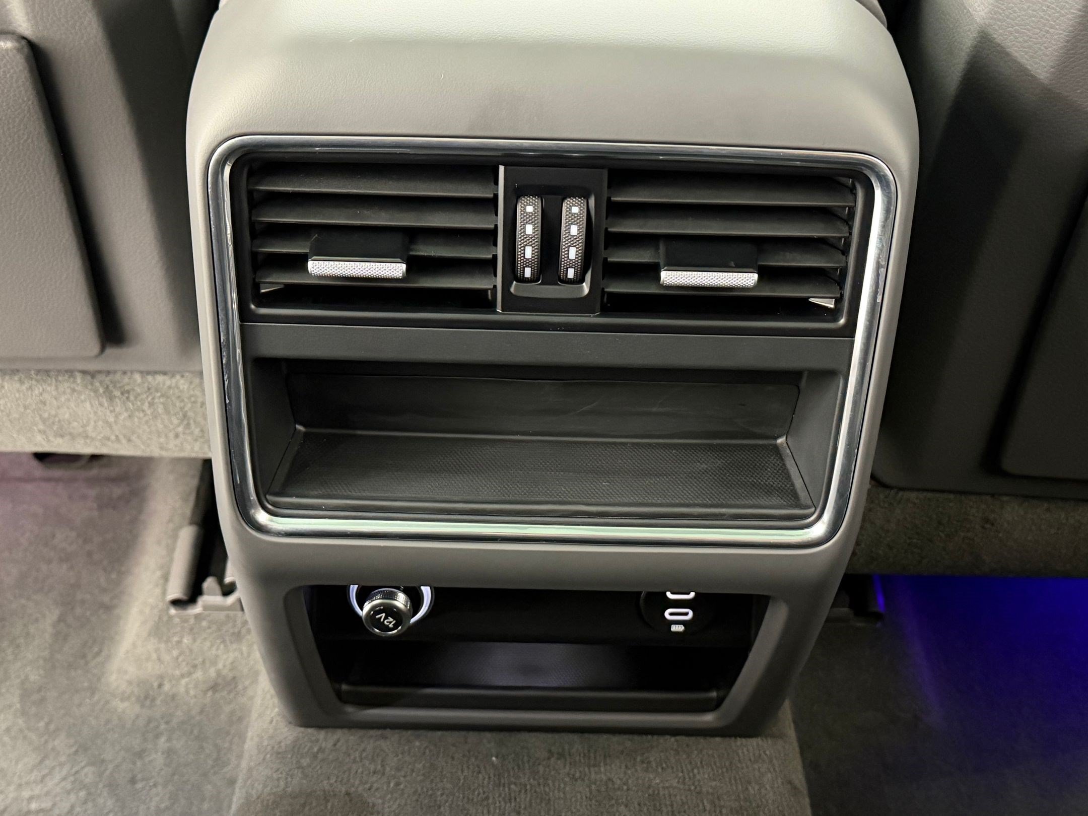 Certified 2023 Porsche Cayenne AWD/4WD image 30