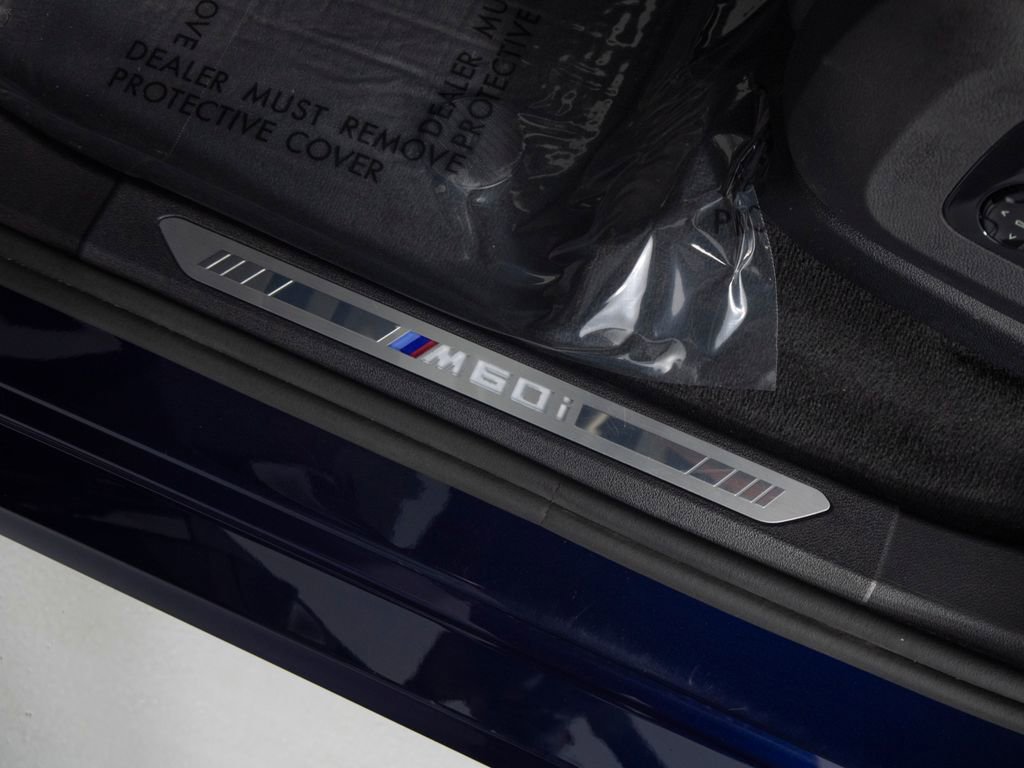 Used 2025 BMW X7 M60i AWD/4WD image 14