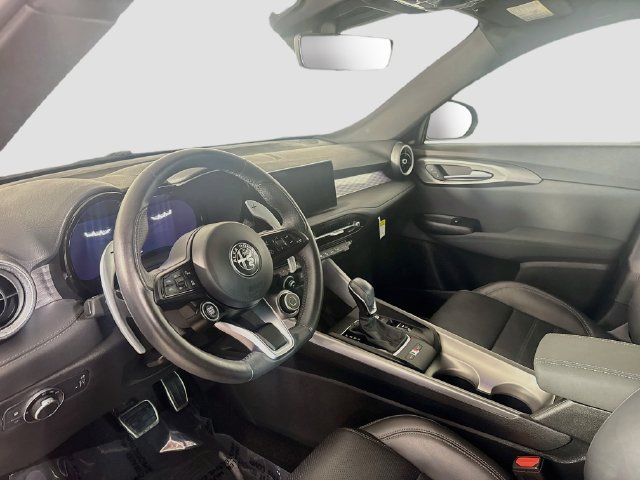 Used 2024 Alfa Romeo Tonale Veloce w/ Premium Interior Package AWD/4WD image 22