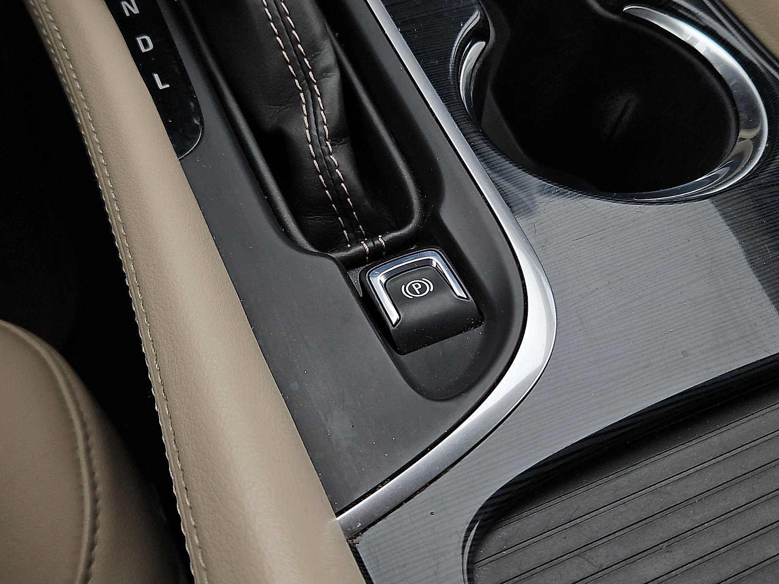 Used 2018 Buick Envision Essence image 23