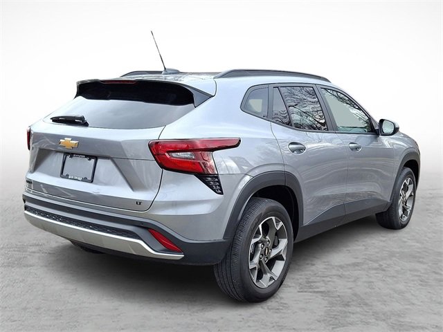Used 2025 Chevrolet Trax LT w/ Driver Confidence Package image 6