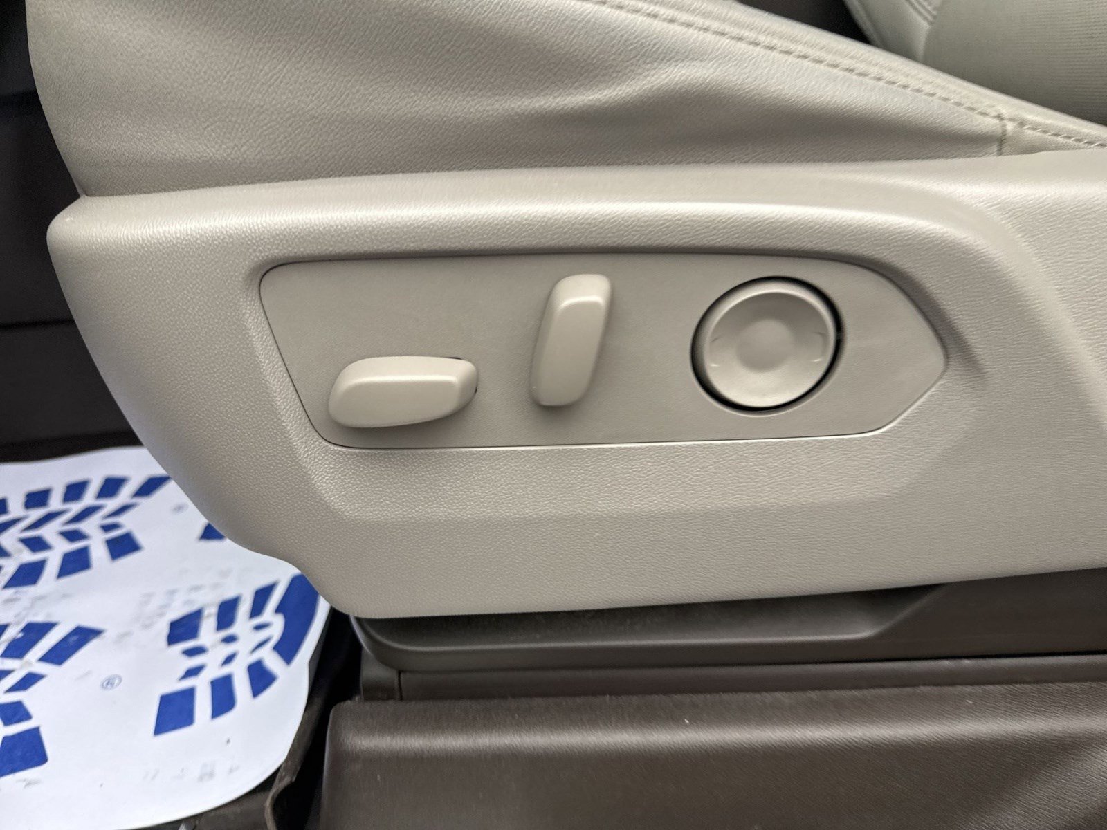 Used 2024 Chevrolet Silverado 1500 LTZ w/ Technology Package image 13