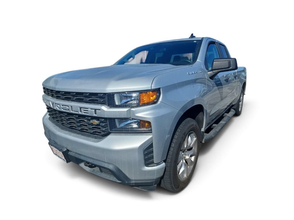 Used 2019 Chevrolet Silverado 1500 Custom w/ Custom Value Package AWD/4WD image 3