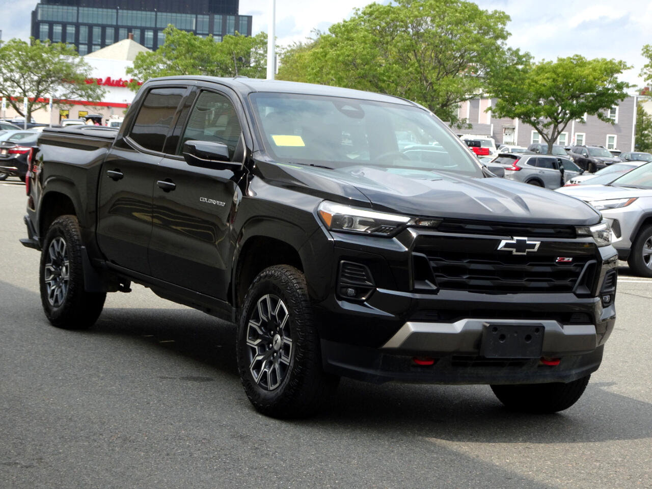 Used 2024 Chevrolet Colorado Z71 w/ Z71 Convenience Package 2 image 3
