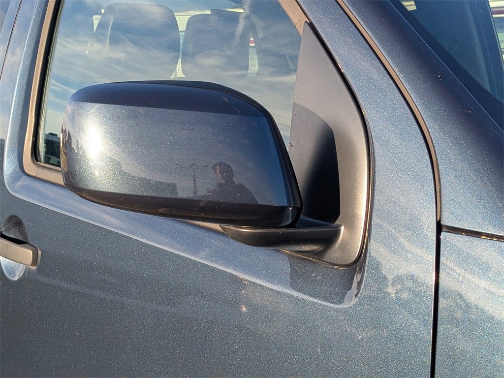 Used 2020 Nissan Frontier PRO-4X w/ Pro-4x Utility Package image 10