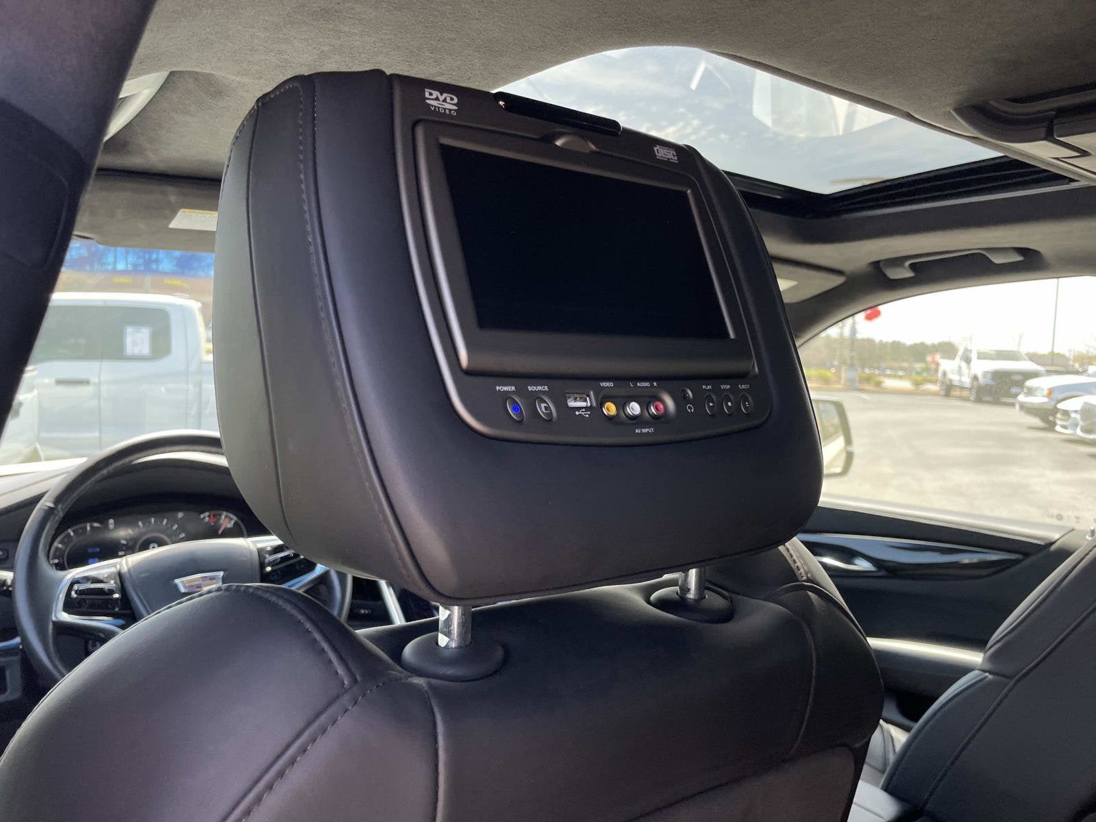 Used 2018 Cadillac Escalade Platinum RWD image 12