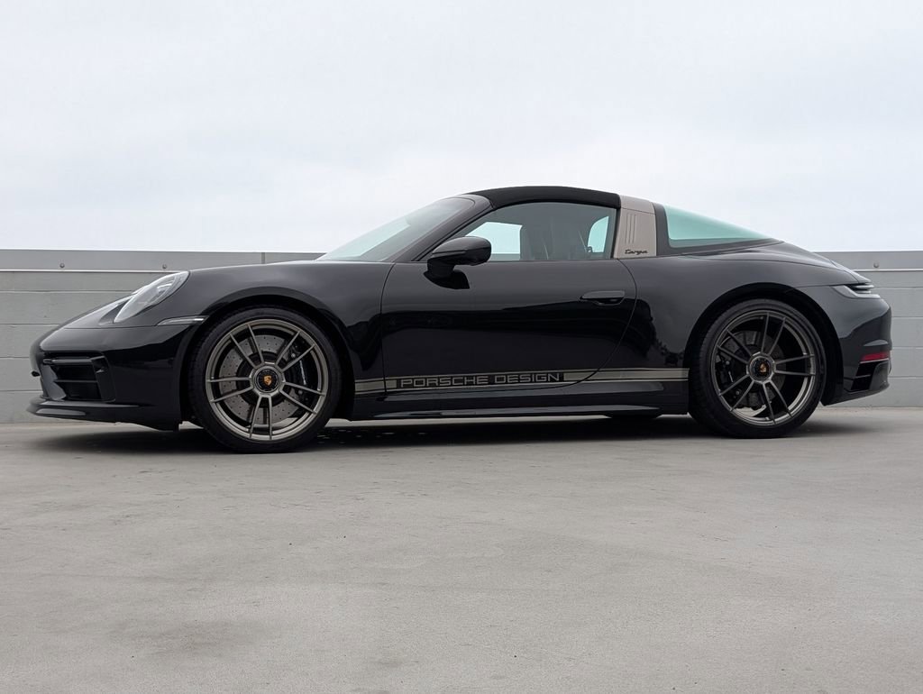 Used 2024 Porsche 911 image 2