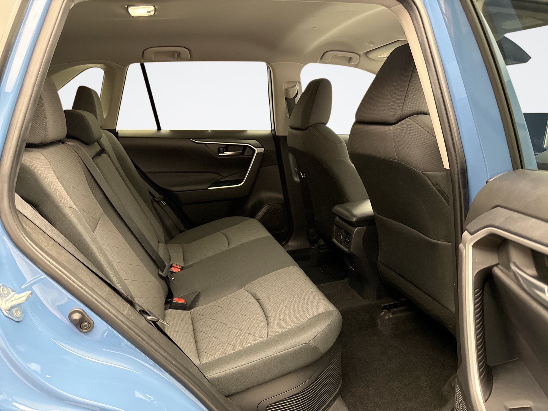 Used 2023 Toyota RAV4 AWD Hybrid image 19