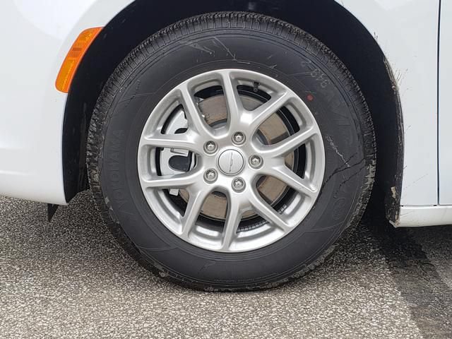 New 2027 Chrysler Pacifica Select FWD image 11
