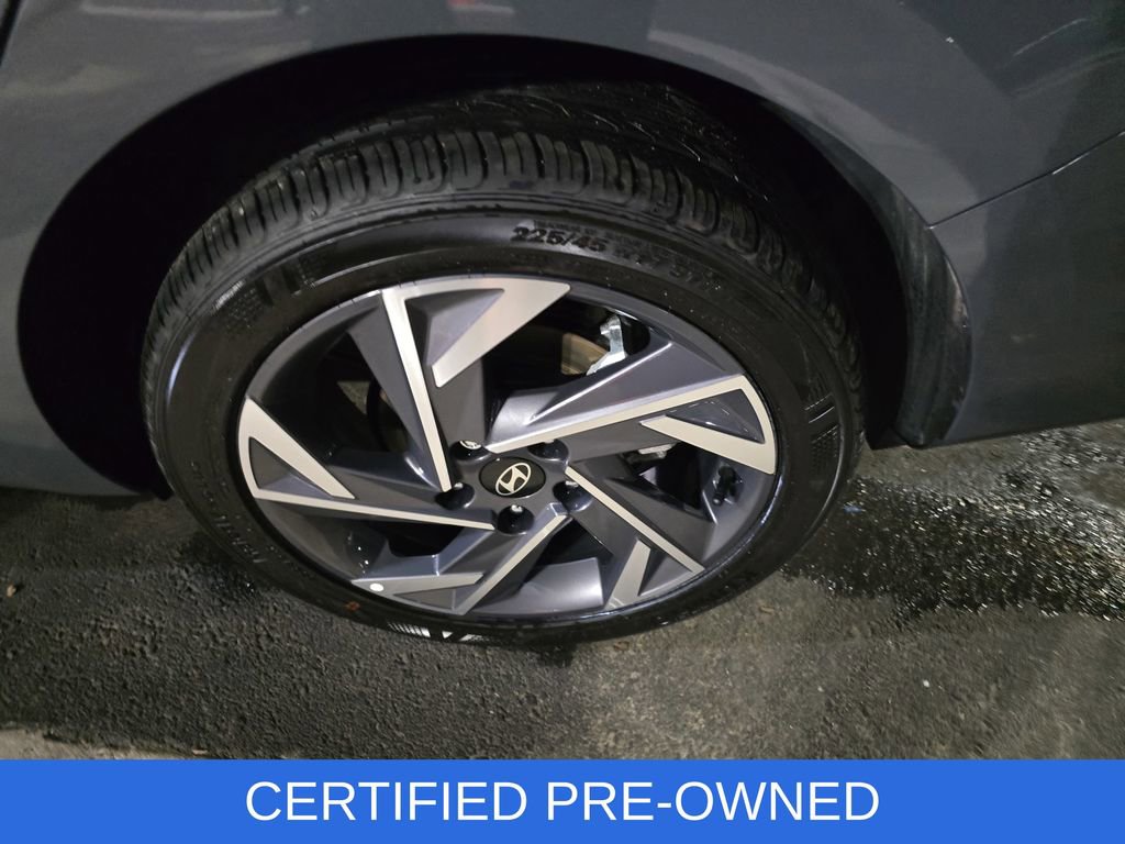 Certified 2025 Hyundai Elantra Sport image 31