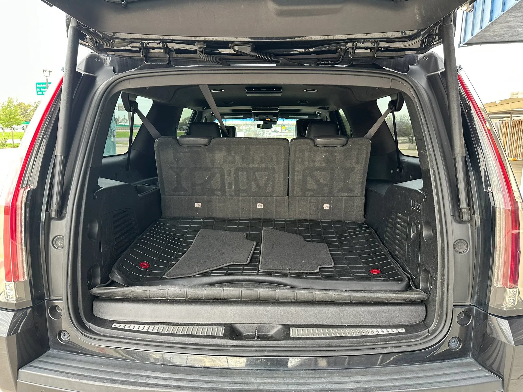 Used 2019 Cadillac Escalade ESV Platinum AWD/4WD image 9