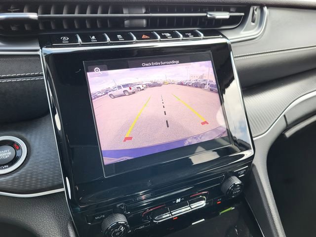 Used 2023 Jeep Grand Cherokee L Laredo AWD/4WD image 17