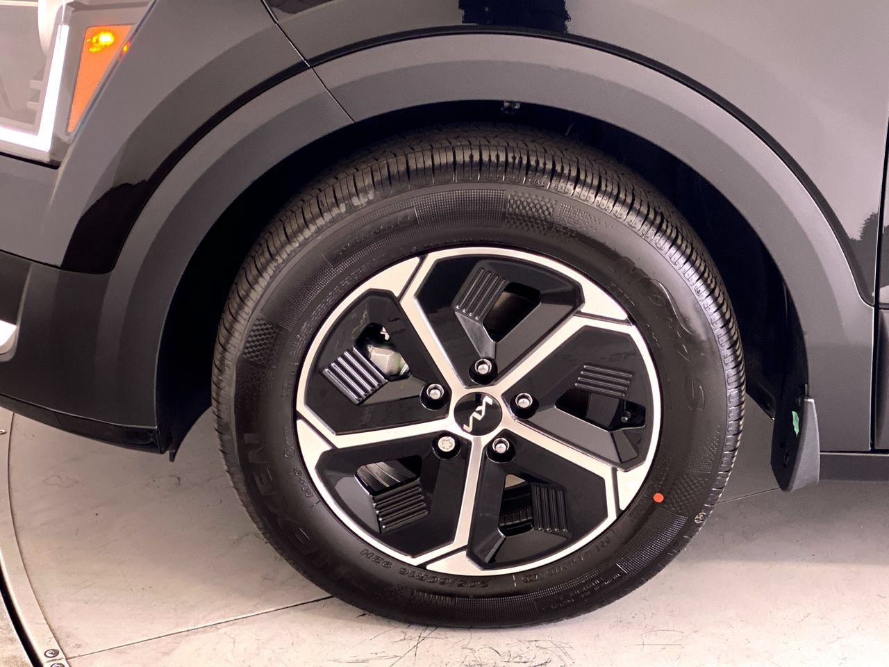 New 2026 Kia Niro EX FWD image 12