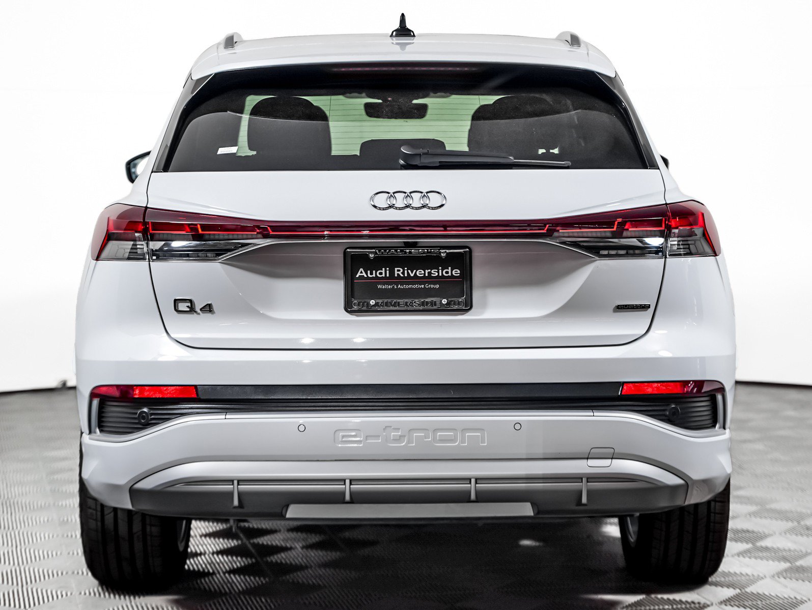 Used 2023 Audi Q4 e-tron Premium Plus w/ Premium Plus AWD/4WD image 9