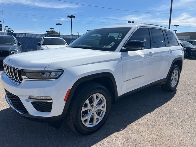 Used 2023 Jeep Grand Cherokee Limited w/ Trailer Tow Prep Group (B) image 8