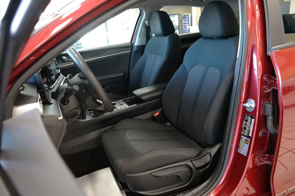 Used 2021 Kia K5 LX FWD image 2