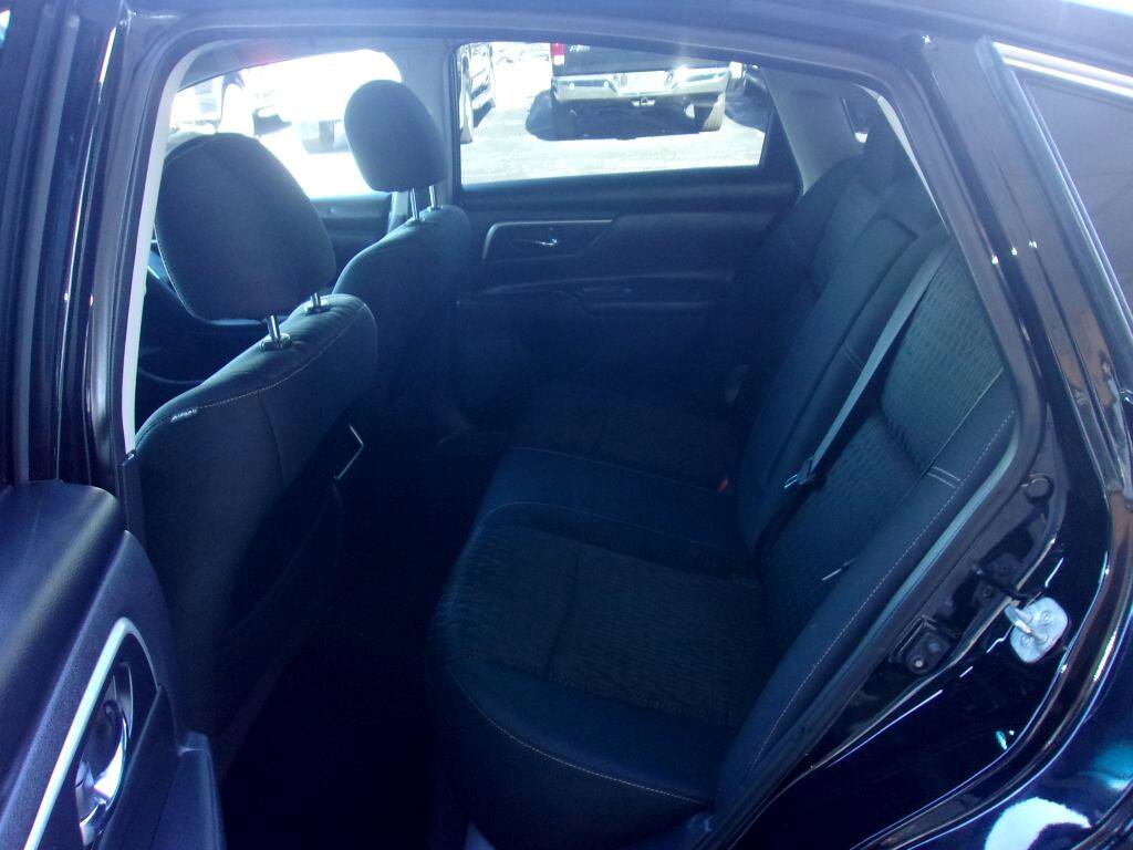 Used 2017 Nissan Altima 2.5 SV w/ Convenience Package image 11