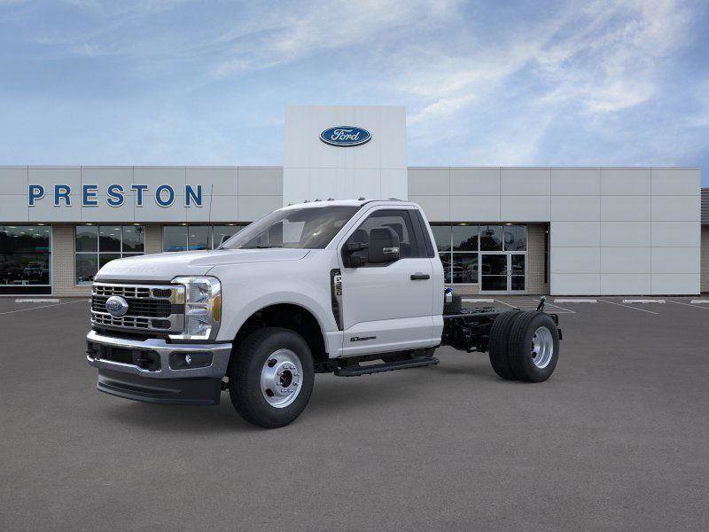 New 2026 Ford F350 XL w/ XL Chrome Package image 3