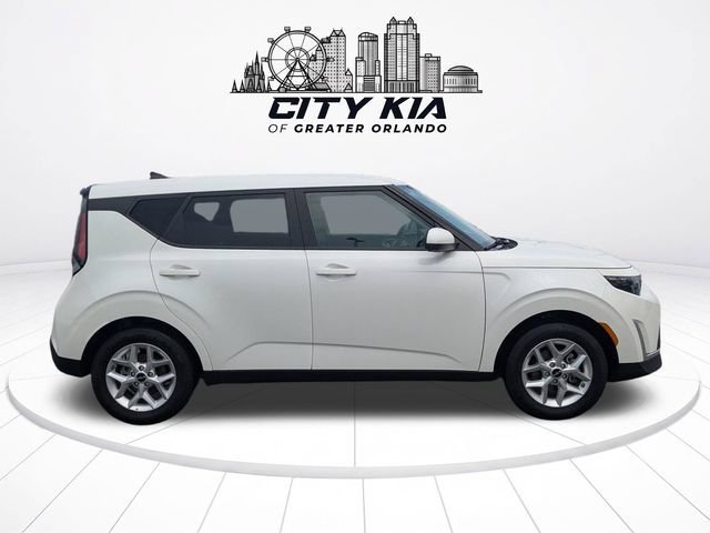 Certified 2025 Kia Soul LX w/ LX Technology Package FWD image 8