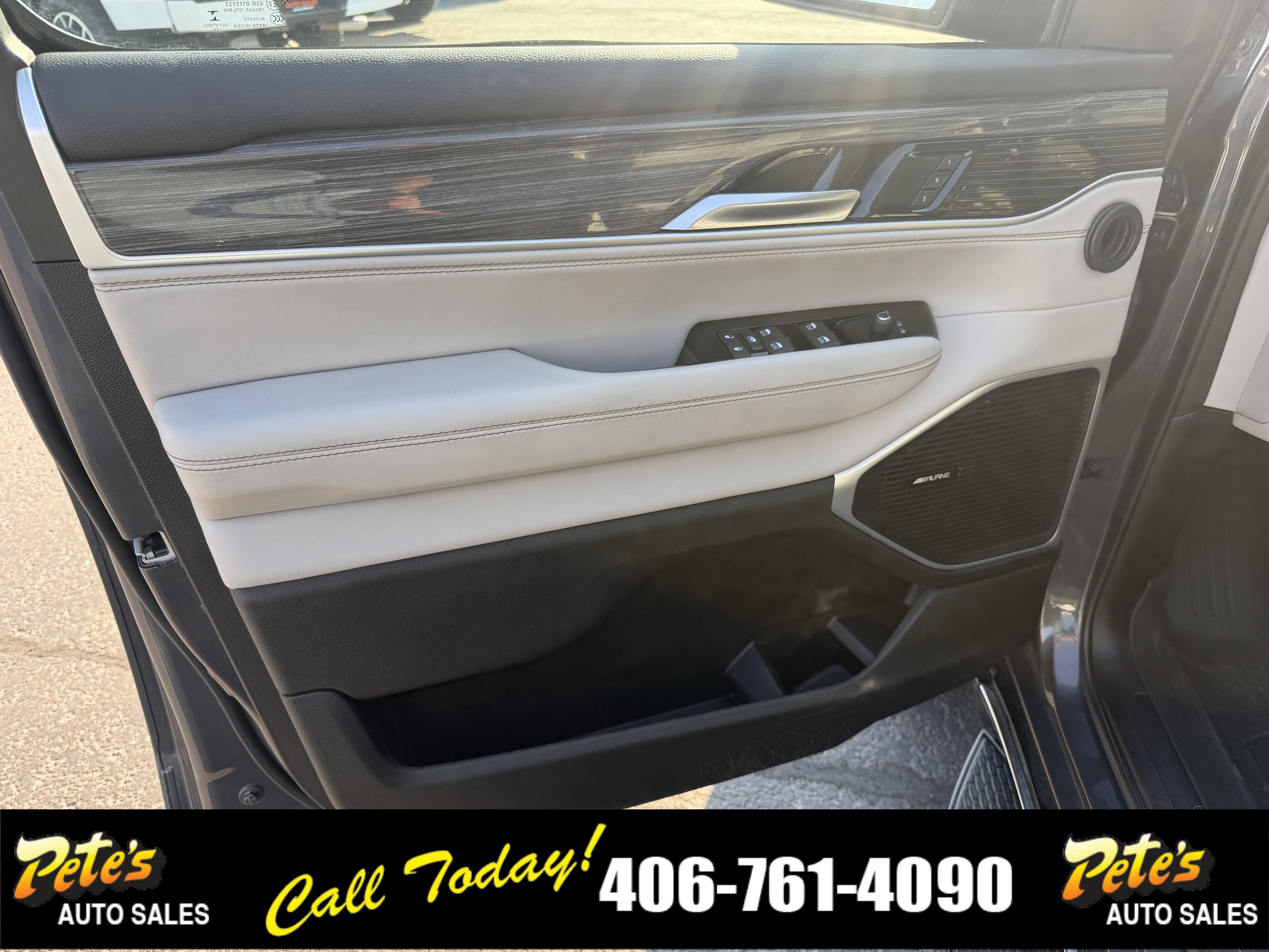 Used 2022 Jeep Wagoneer Series III w/ Flexible Seating Group AWD/4WD image 33