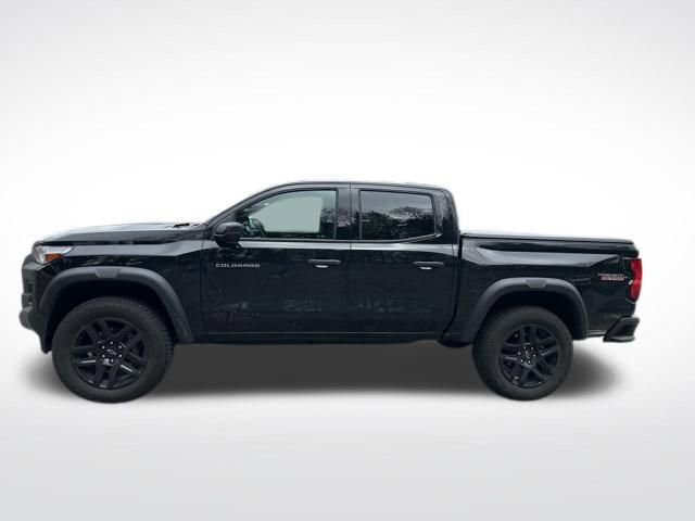 Used 2024 Chevrolet Colorado Trail Boss w/ Advanced Trailering Package AWD/4WD image 2