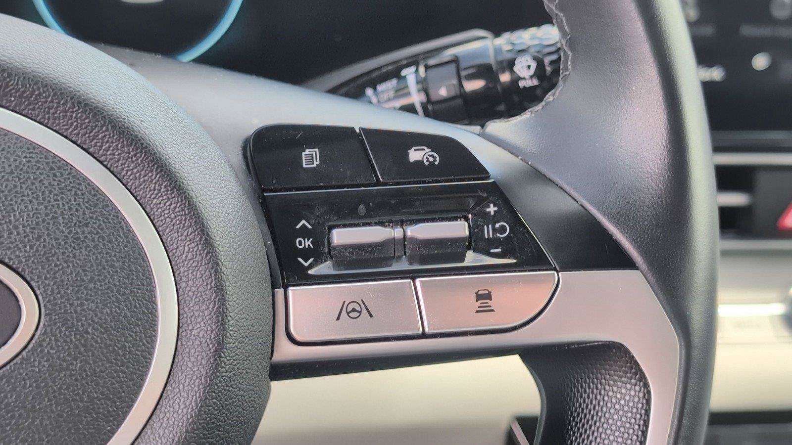 Used 2024 Hyundai Elantra Limited FWD image 30