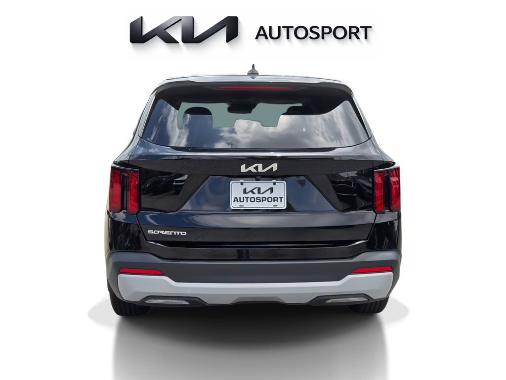 Certified 2025 Kia Sorento LX FWD image 9