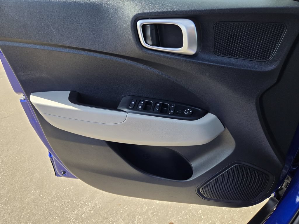 Used 2026 Hyundai Venue SEL FWD image 25