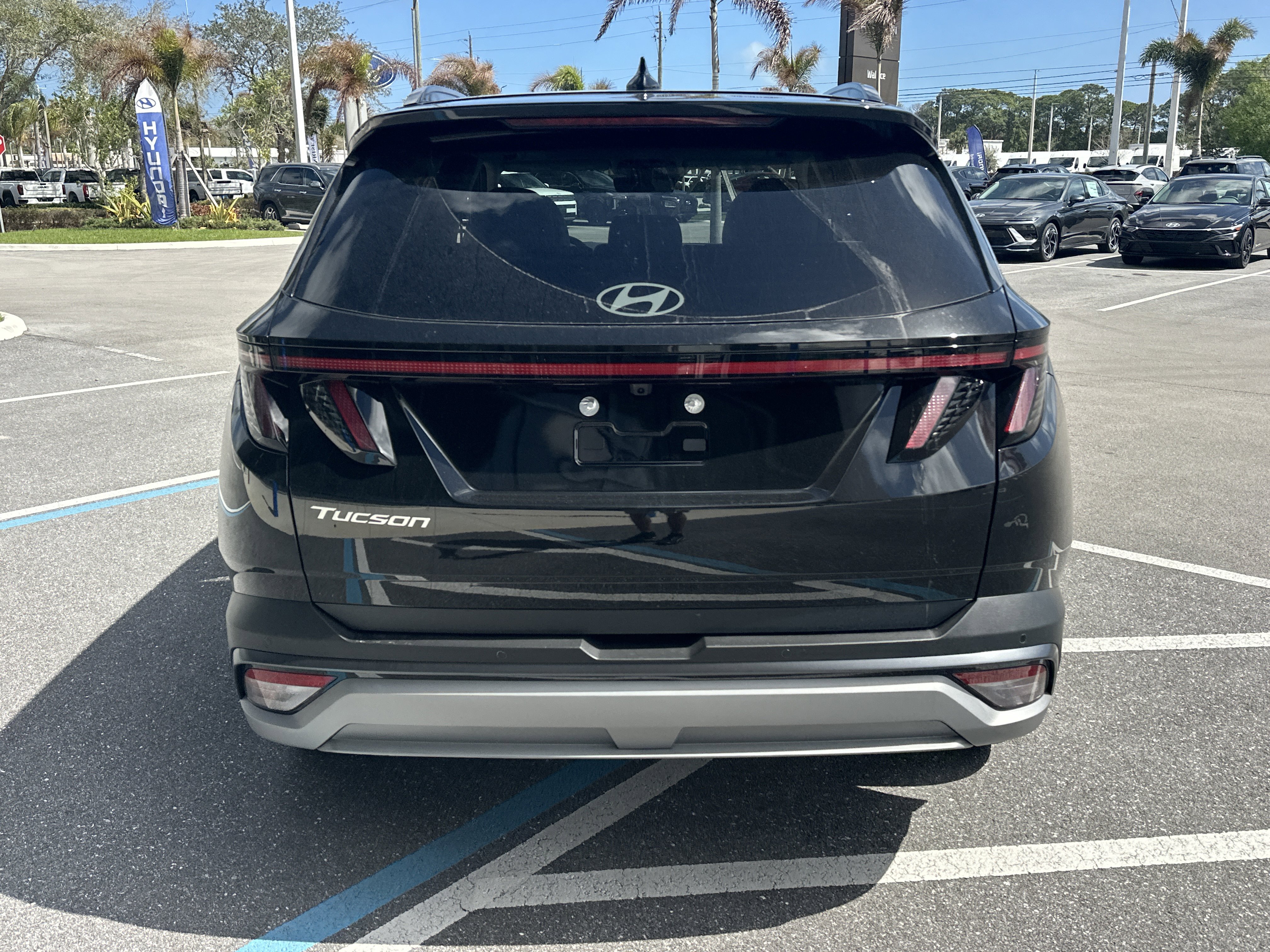 New 2026 Hyundai Tucson Limited FWD image 8