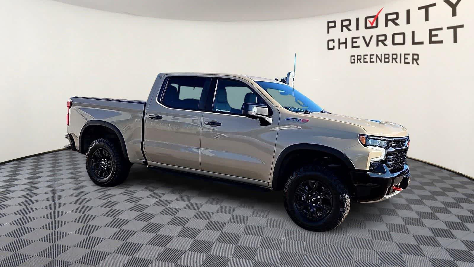 Used 2022 Chevrolet Silverado 1500 ZR2 w/ Technology Package AWD/4WD image 2