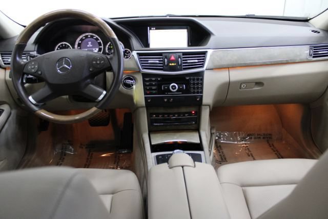 Used 2011 Mercedes-Benz E 350 4MATIC Sedan image 2