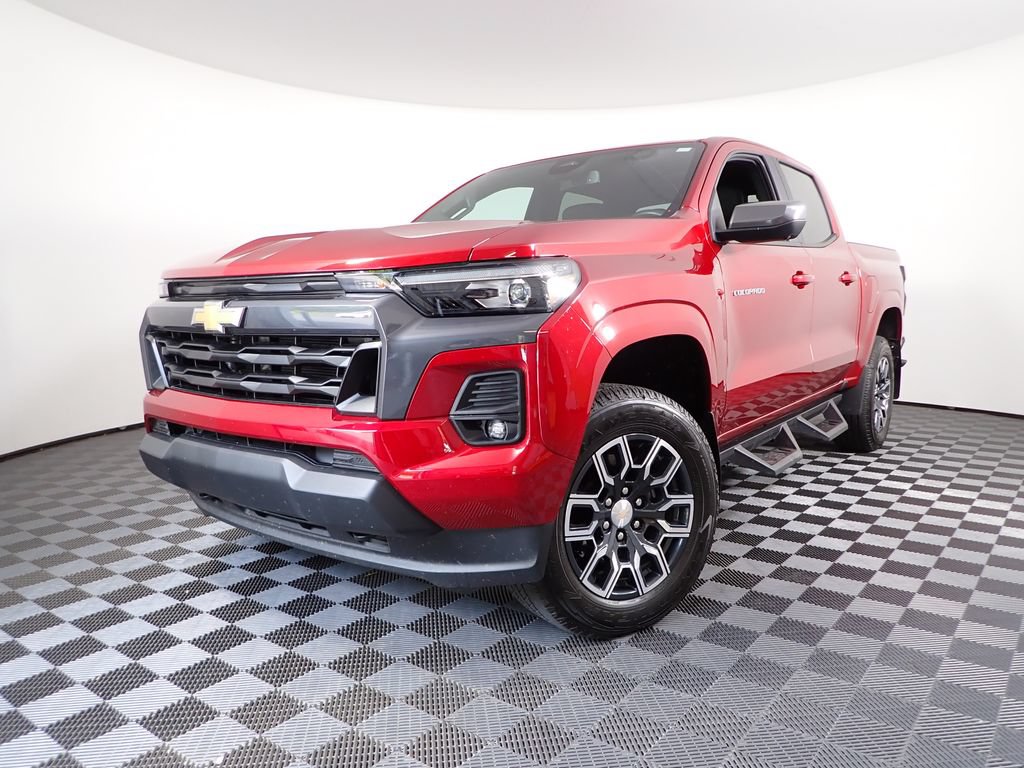 Used 2024 Chevrolet Colorado LT w/ LT Convenience Package III AWD/4WD image 2