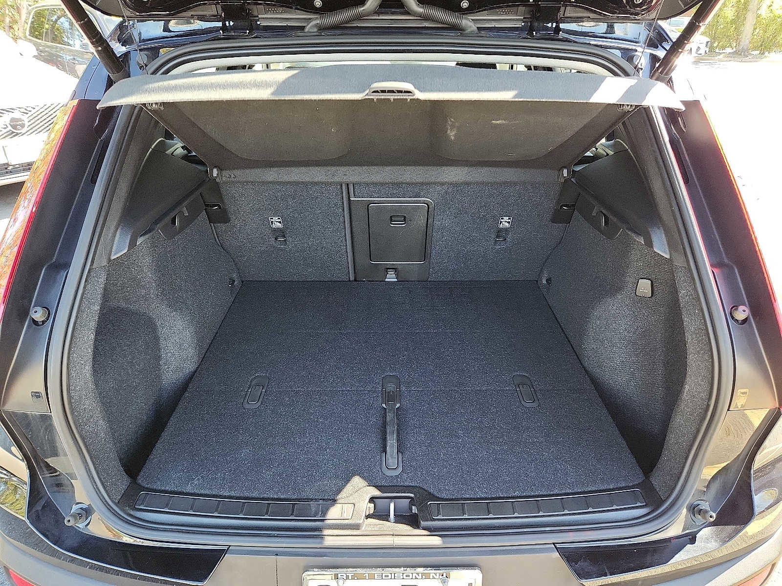 Certified 2023 Volvo XC40 B5 Plus w/ Protection Package Premier AWD/4WD image 26